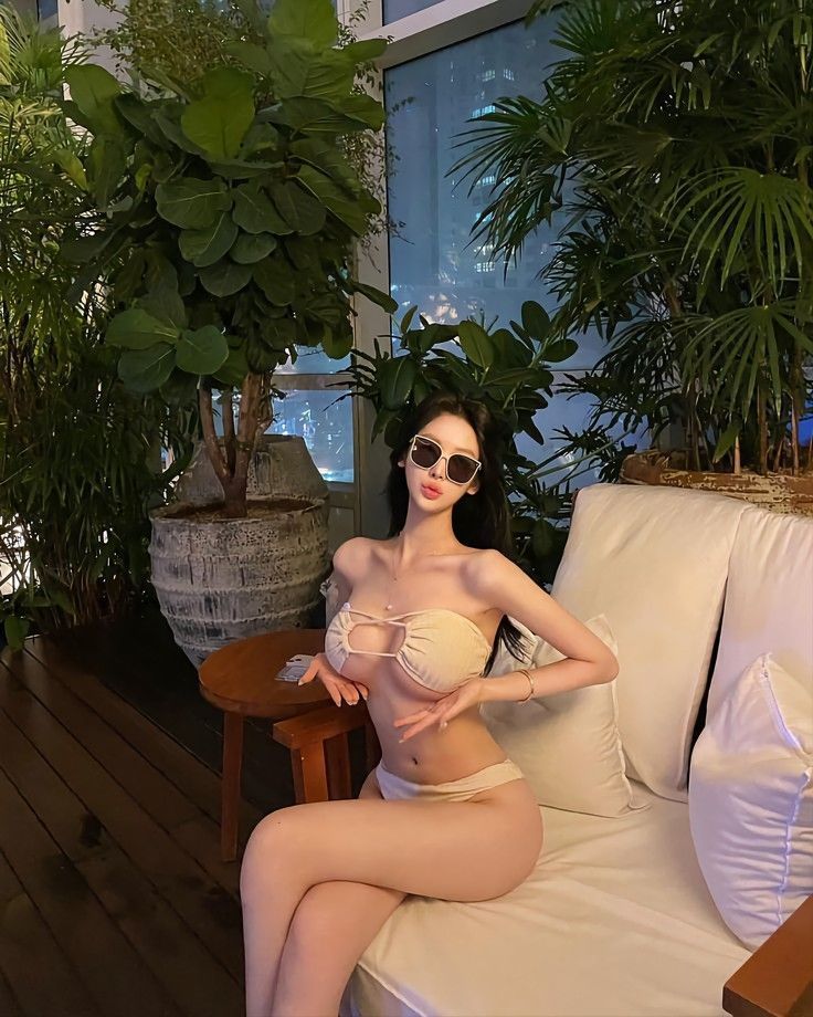 Sg Escort For Tourists In Singapore | The Luxury Companion Experience 2025 3 Elegant Dinner Companion Singapore